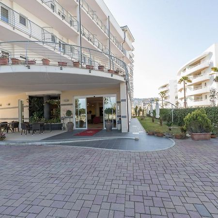 Hotel La Ninfea Montesilvano Marina Εξωτερικό φωτογραφία