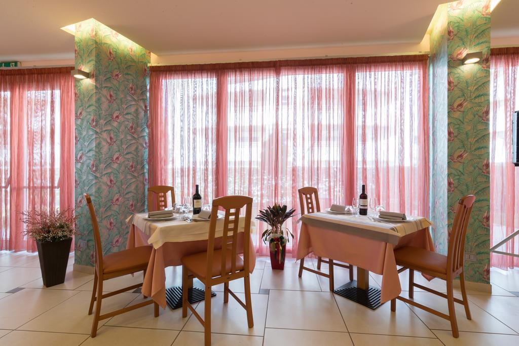 Hotel La Ninfea Montesilvano Marina Εξωτερικό φωτογραφία