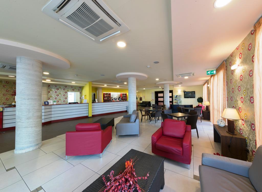 Hotel La Ninfea Montesilvano Marina Εξωτερικό φωτογραφία