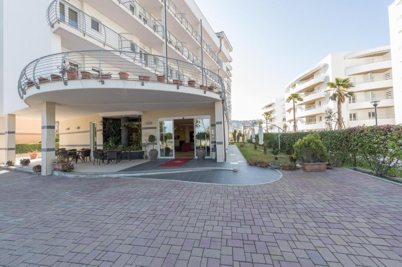 Hotel La Ninfea Montesilvano Marina Εξωτερικό φωτογραφία