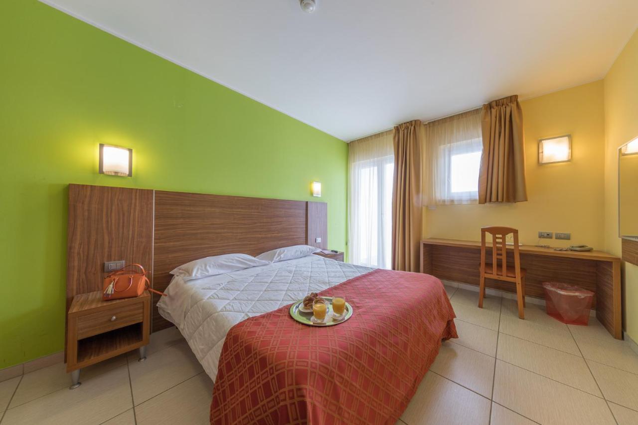 Hotel La Ninfea Montesilvano Marina Εξωτερικό φωτογραφία